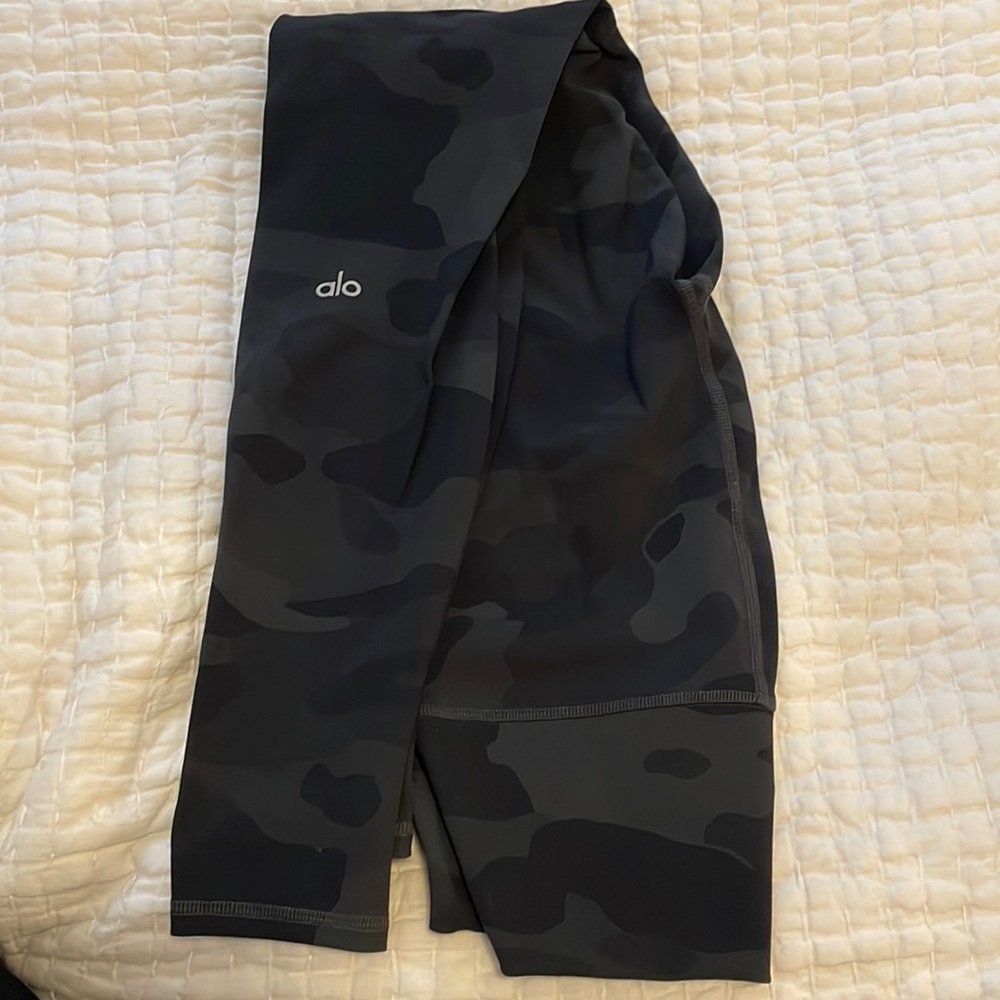 Small Alo Leggings
